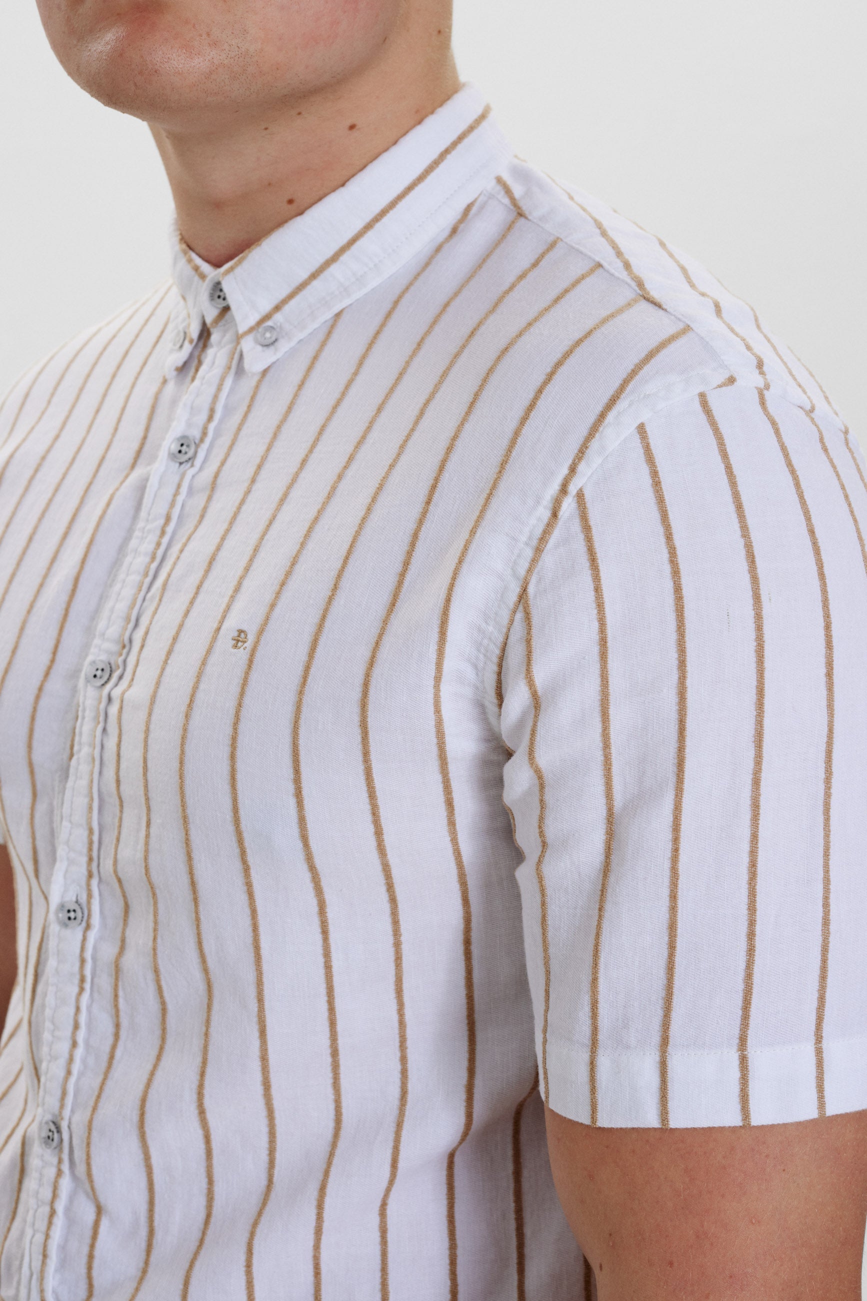 DXNMXRK. DX-Caleb Outlet Tree House