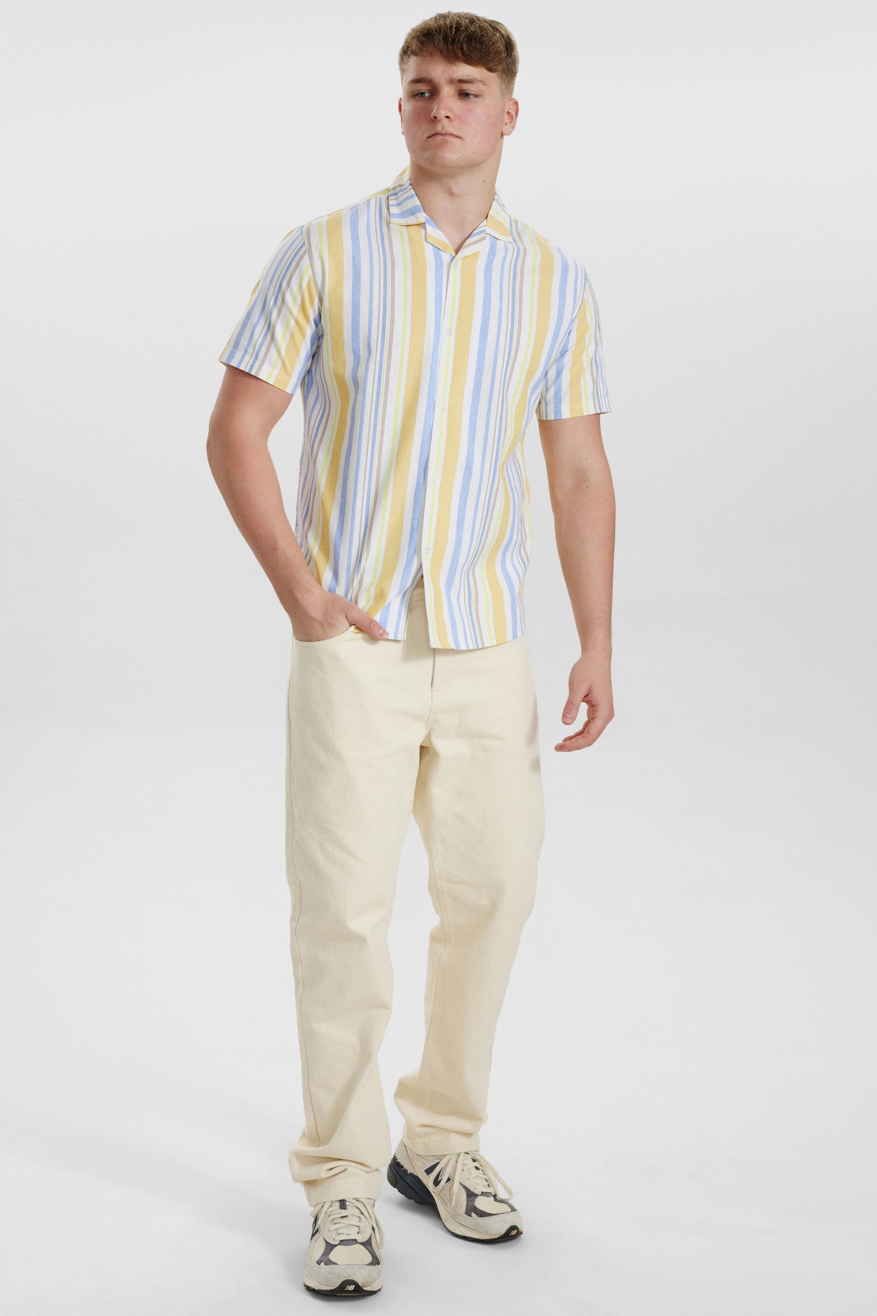 DXNMXRK. DX-egon Outlet yellow