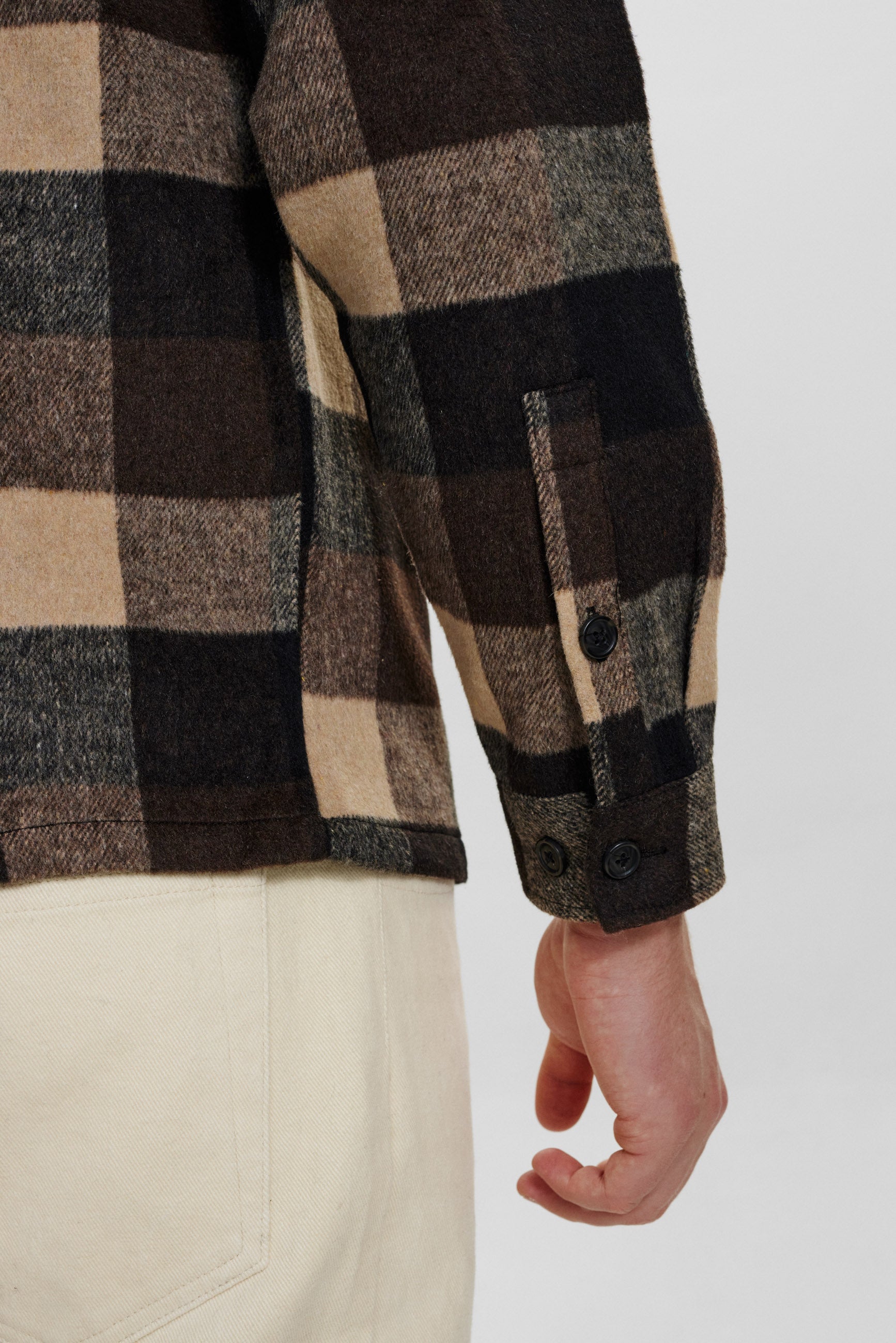 DXNMXRK. Dali Outlet Beige